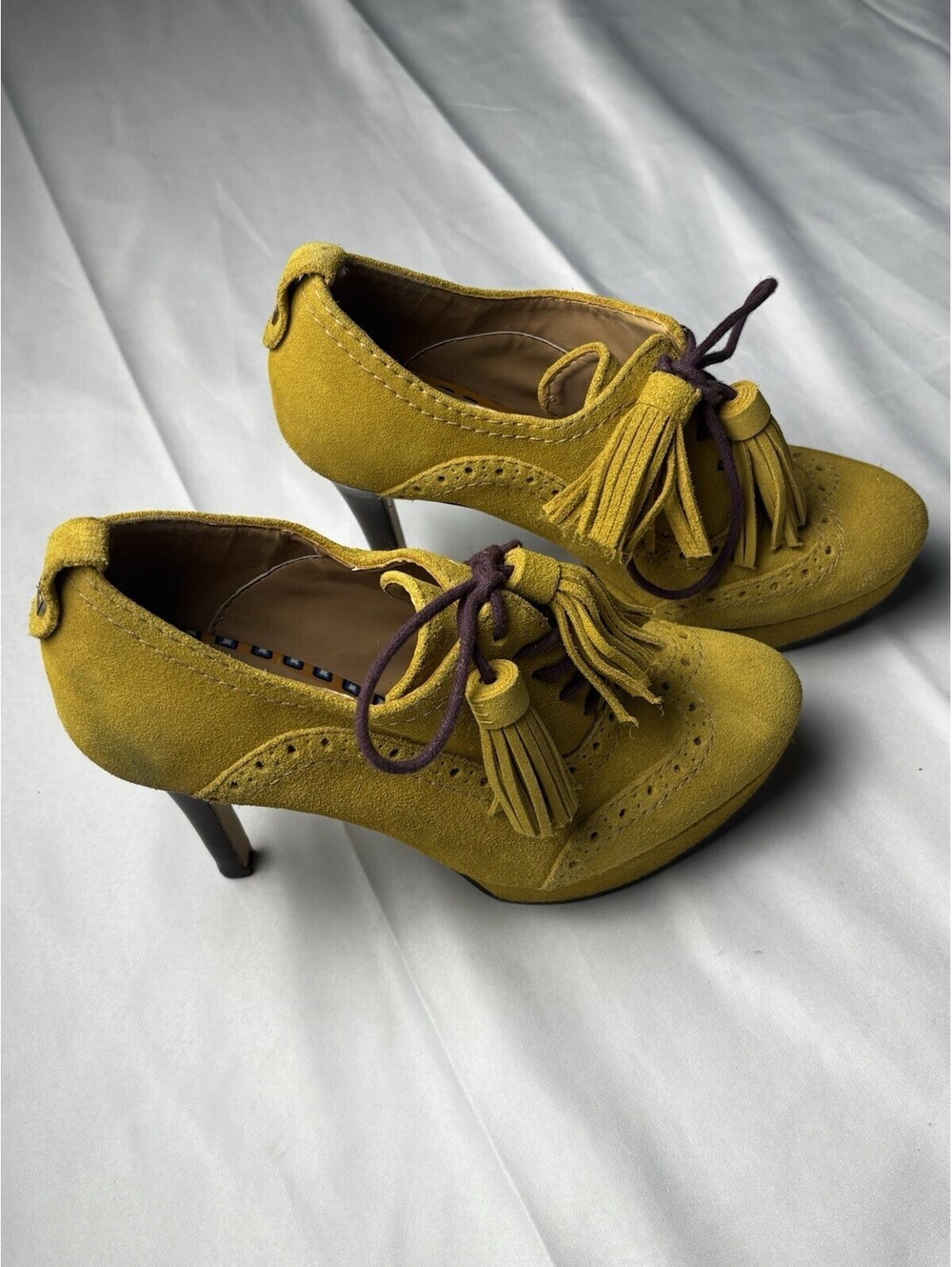 Tommy Hilfiger Mustard Suede Tassel Oxford Heels Pumps Size
